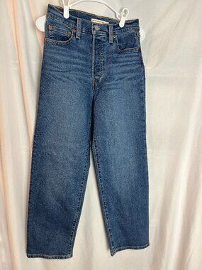 Women's Levi's Signature Ribcage Straight ankle Jeans Size 26, NWOT